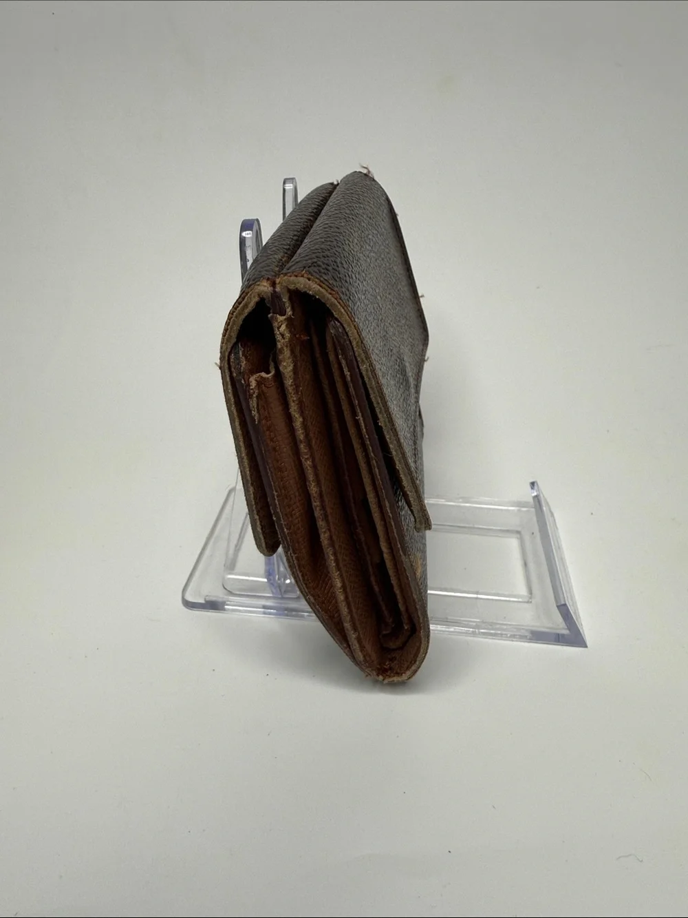 Louis Vuitton Elise Brown Monogram Wallet Tri-Fold | Unisex | Pre-Owned |